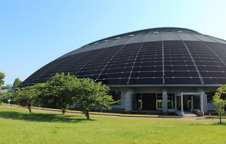 ペラペラ太陽光のドーム型の建物への設置イメージ